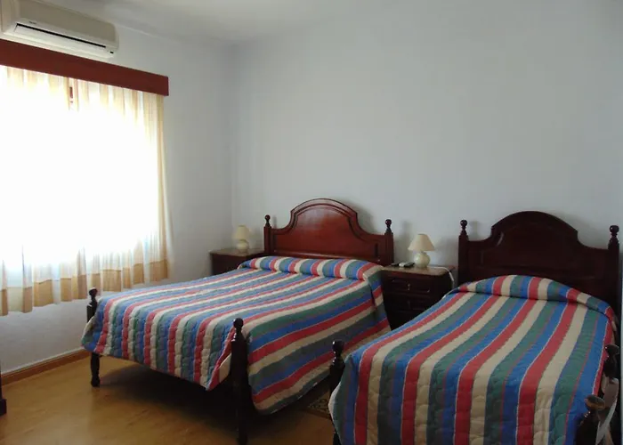 Residencia Beira Baixa Гостевой дом Монфортинью